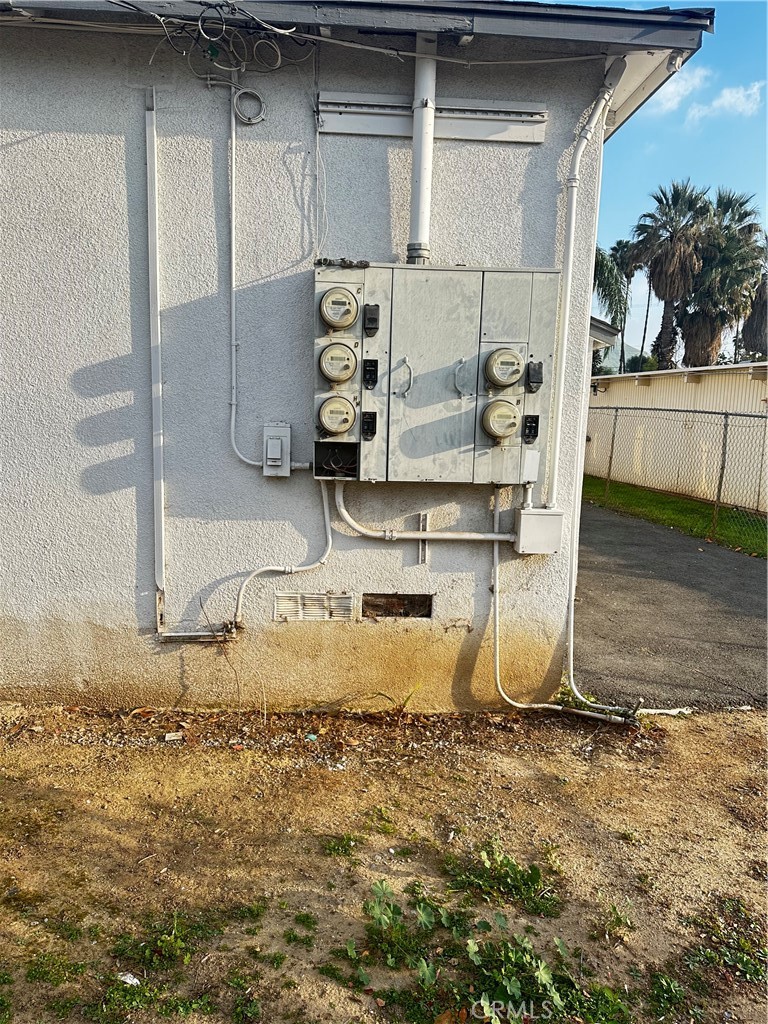 413 Glen Street Riverside, CA 92507 - Photo 8 of 9 a view of water heater room