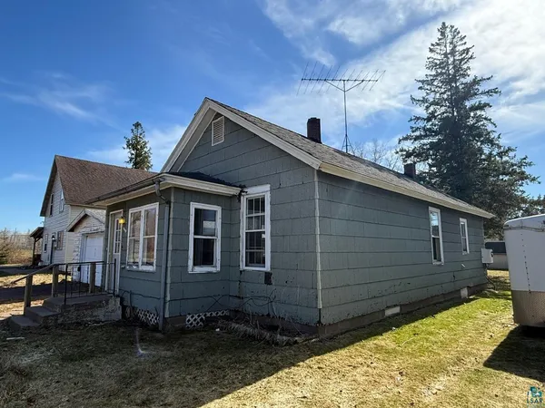 $89,900 | 609 North 14th Avenue East, Ashland, WI 54806
