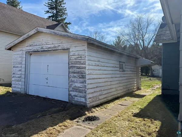 $89,900 | 609 North 14th Avenue East, Ashland, WI 54806
