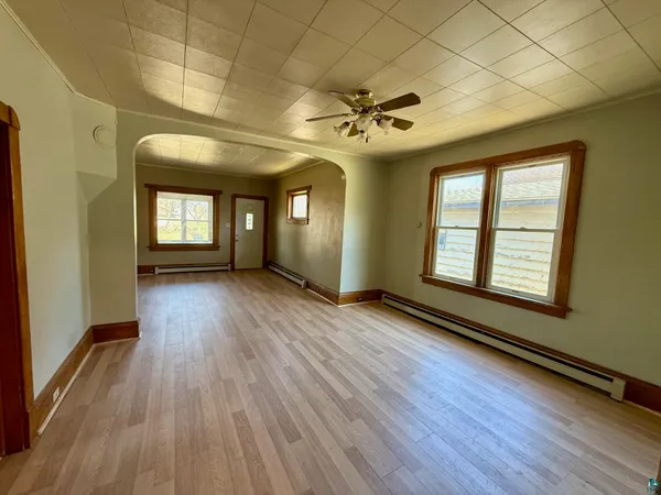 $89,900 | 609 North 14th Avenue East, Ashland, WI 54806
