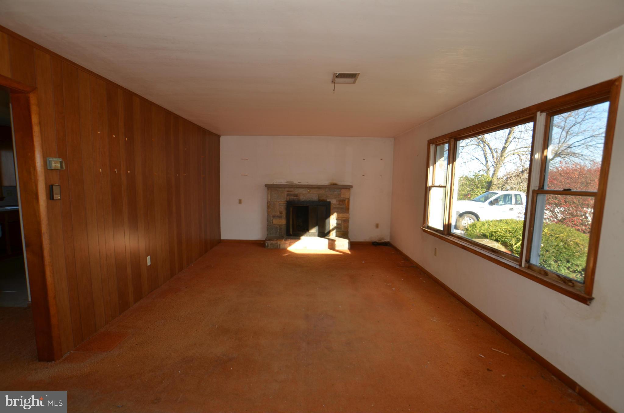 11130 Baker Road Keymar, MD 21757 - Photo 10 of 12 Living Room