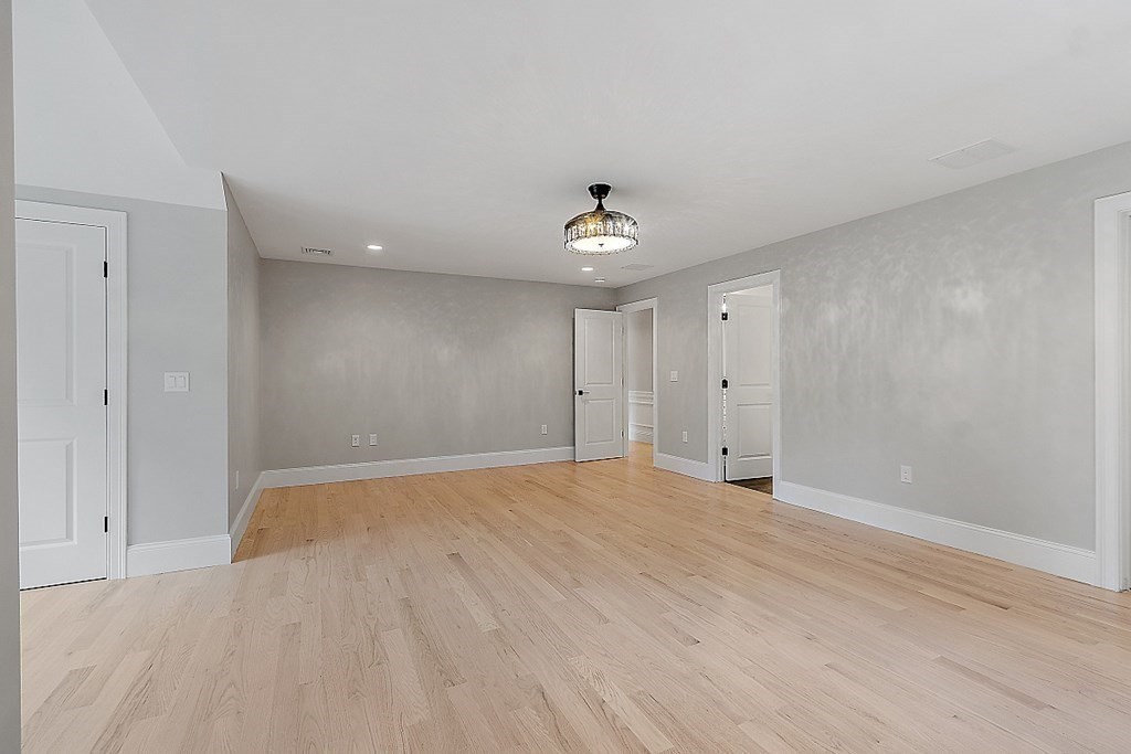 6 McDonald Road Wilmington, MA 01887 - Photo 18 of 40 Gallery Image 18