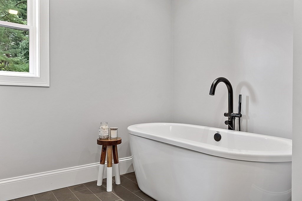 6 McDonald Road Wilmington, MA 01887 - Photo 24 of 40 Gallery Image 24