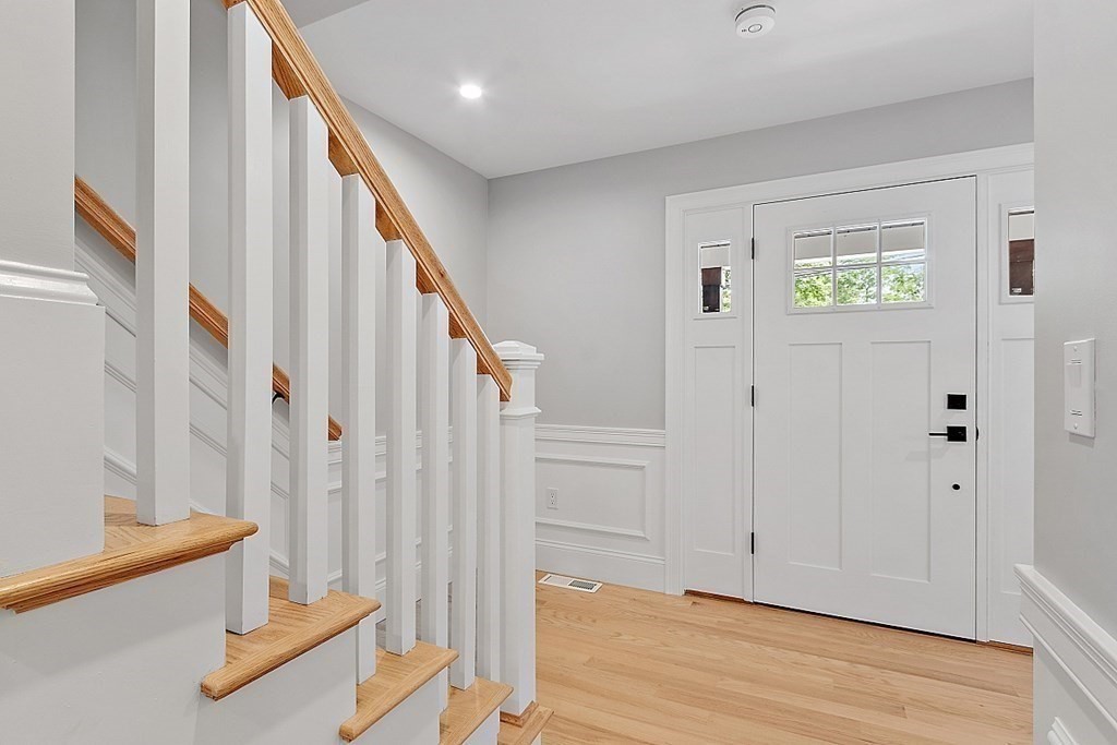 6 McDonald Road Wilmington, MA 01887 - Photo 6 of 40 Gallery Image 6