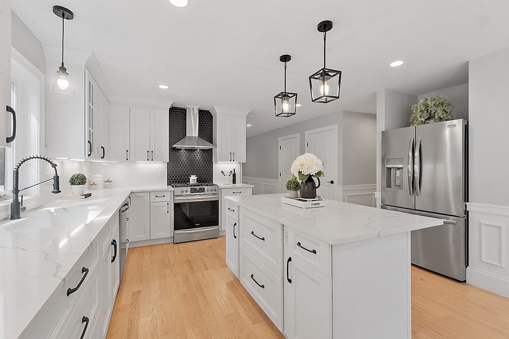 6 McDonald Road Wilmington, MA 01887 - Photo 7 of 40 Gallery Image 7