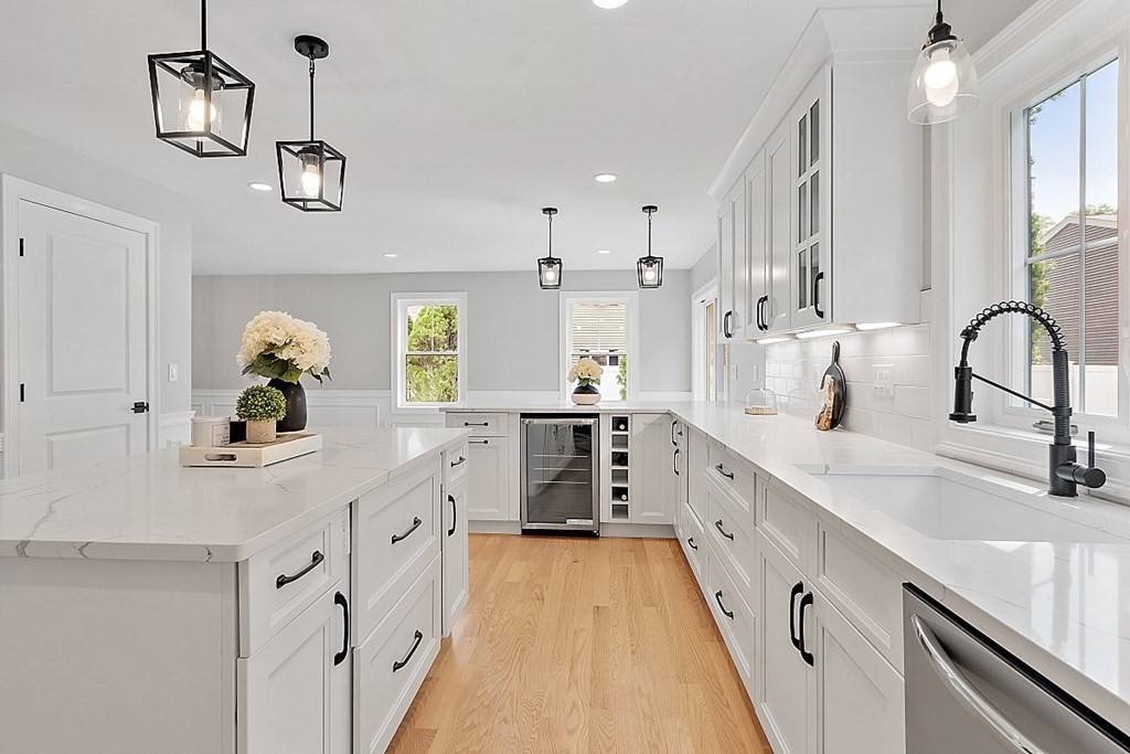 6 McDonald Road Wilmington, MA 01887 - Photo 8 of 40 Gallery Image 8