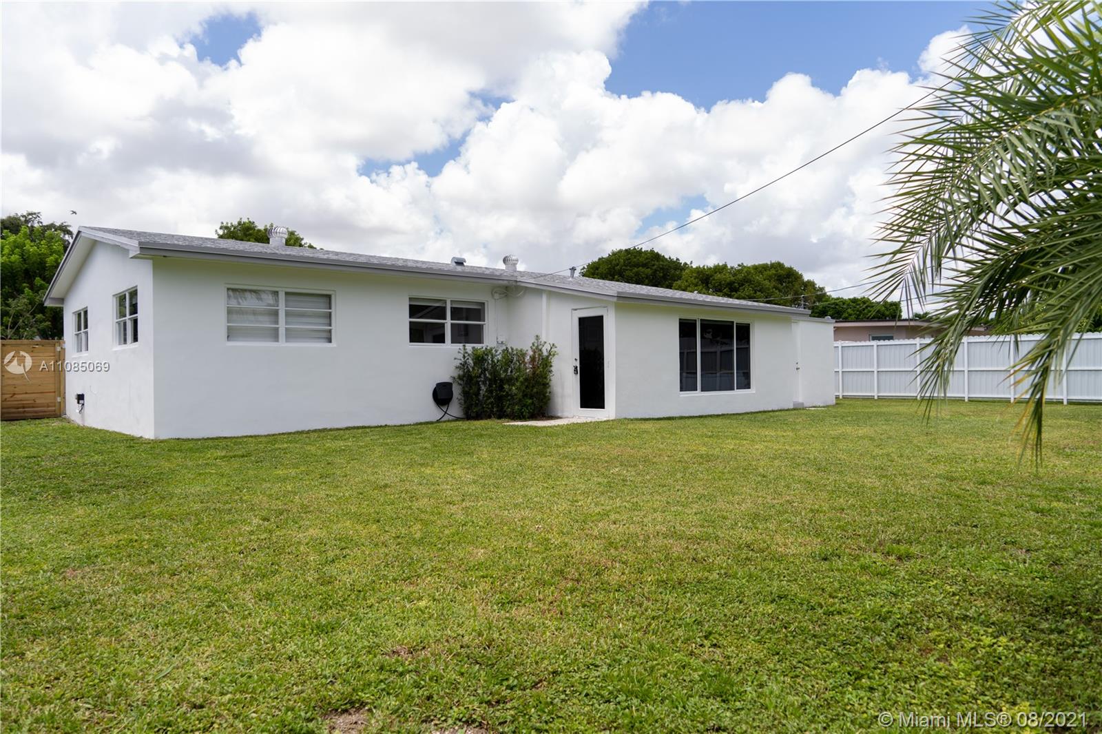 20245 Ranch Road Cutler Bay, FL 33189 - Photo 8 of 22 Gallery Image 8