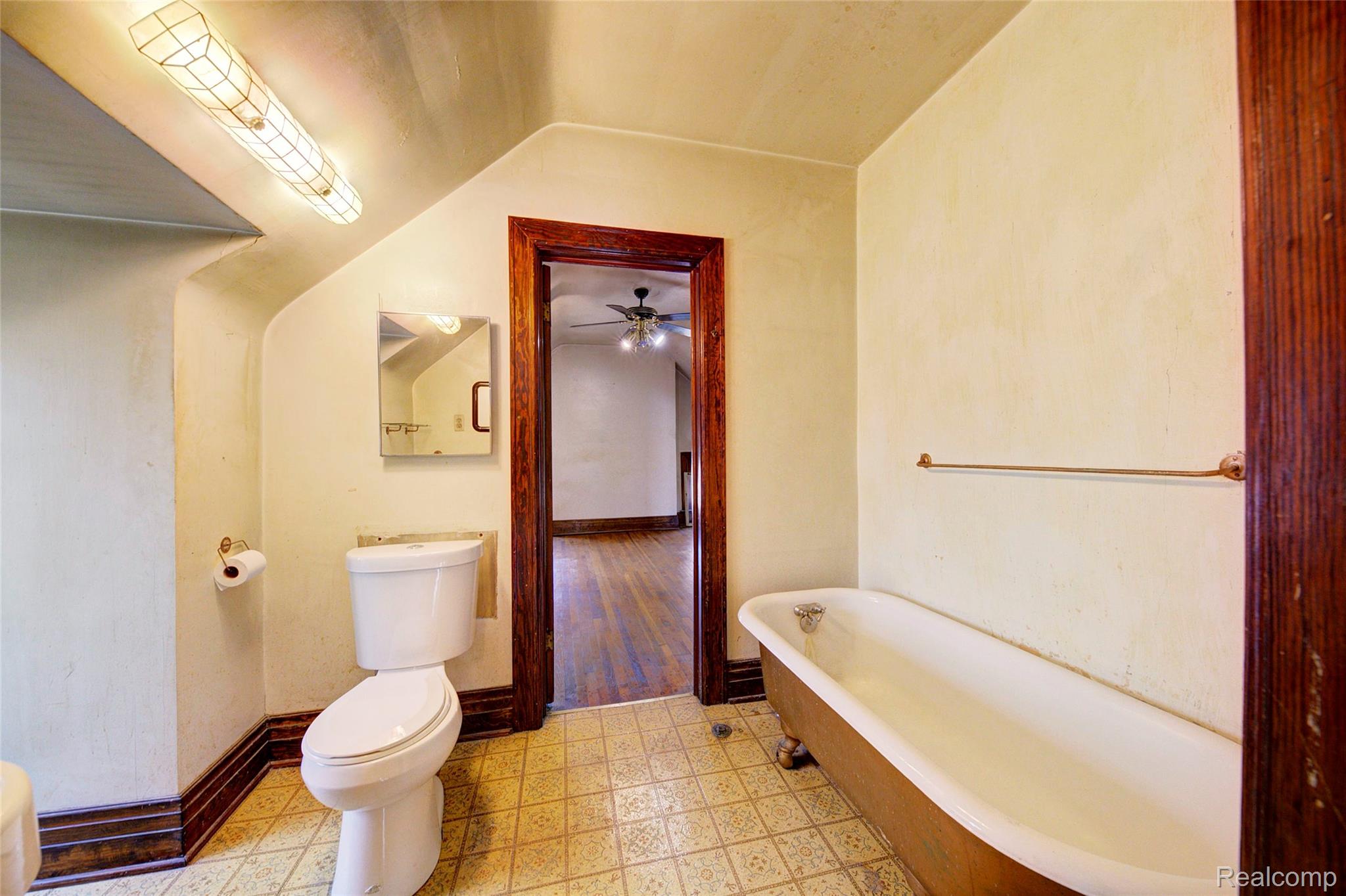 121 Longfellow Street Detroit, MI 48202 - Photo 62 of 87 Bathroom with a freestanding tub, light floors, and ceiling fan
