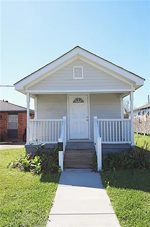$130,000 | 806 Estalote Avenue, Harvey, LA 70058