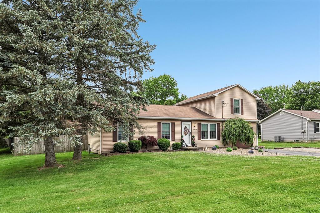 2920 Mercer Road New Castle, PA 16105 - Photo 3 of 32