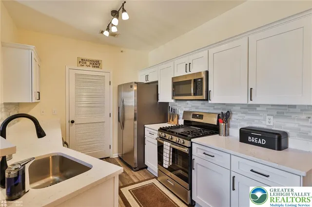 $2,095 | 927 Eden Terrace, Easton, PA 18042