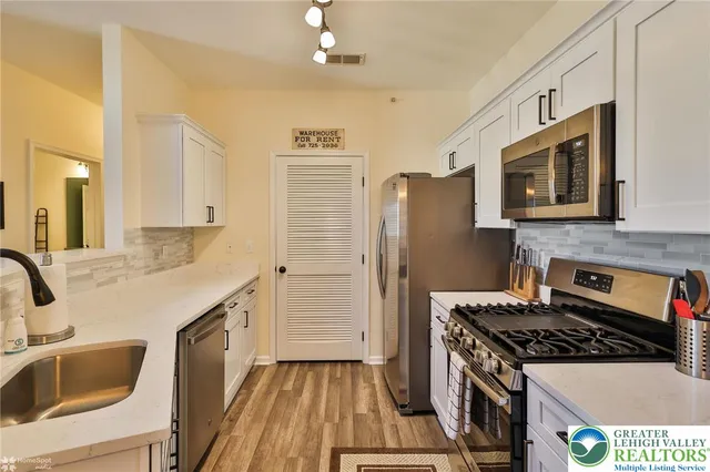 $2,095 | 927 Eden Terrace, Easton, PA 18042