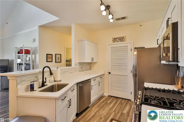 $2,095 | 927 Eden Terrace, Easton, PA 18042