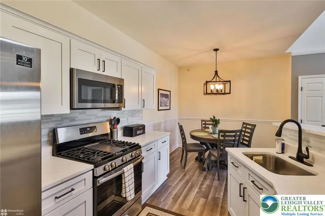 $2,095 | 927 Eden Terrace, Easton, PA 18042