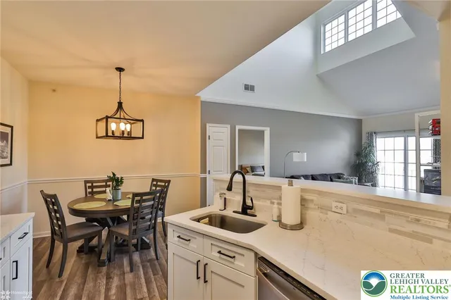 $2,095 | 927 Eden Terrace, Easton, PA 18042