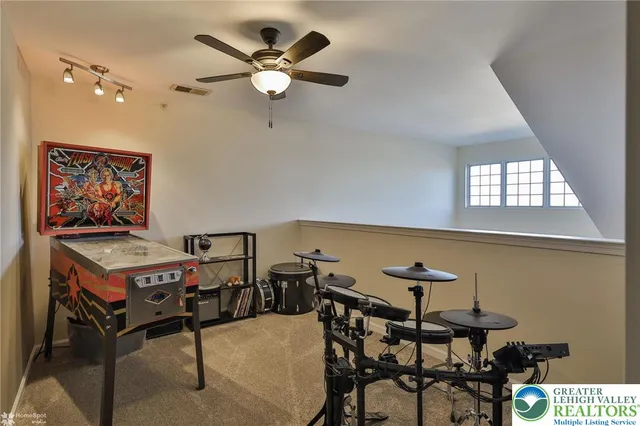 $2,095 | 927 Eden Terrace, Easton, PA 18042