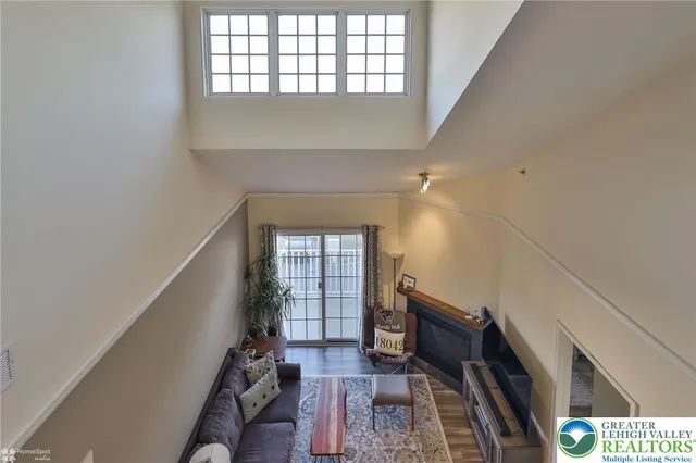 $2,095 | 927 Eden Terrace, Easton, PA 18042