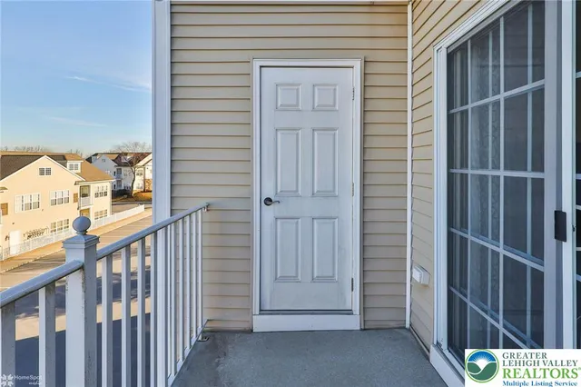 $2,095 | 927 Eden Terrace, Easton, PA 18042