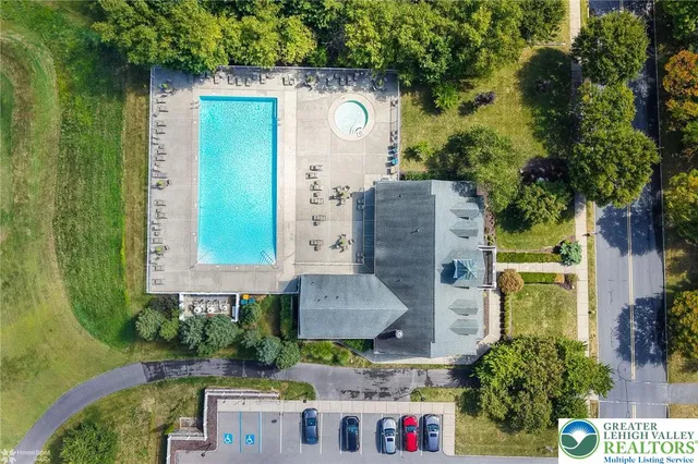 $2,095 | 927 Eden Terrace, Easton, PA 18042