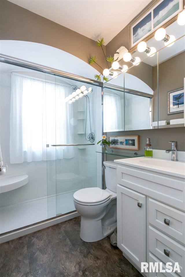1715 Jersey Ridge Road Davenport, IA 52803 - Photo 14 of 24 Gallery Image 14