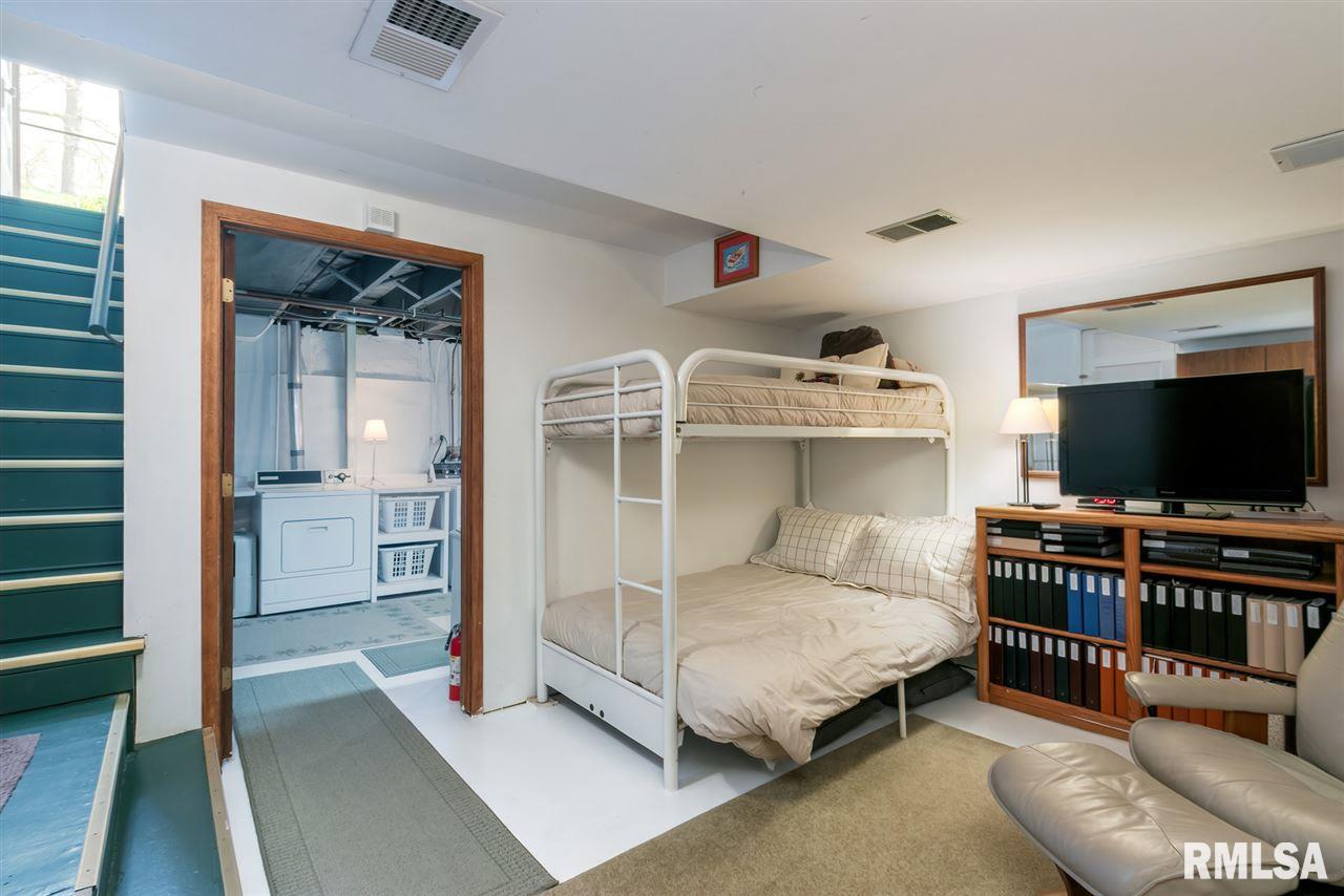 1715 Jersey Ridge Road Davenport, IA 52803 - Photo 16 of 24 Gallery Image 16