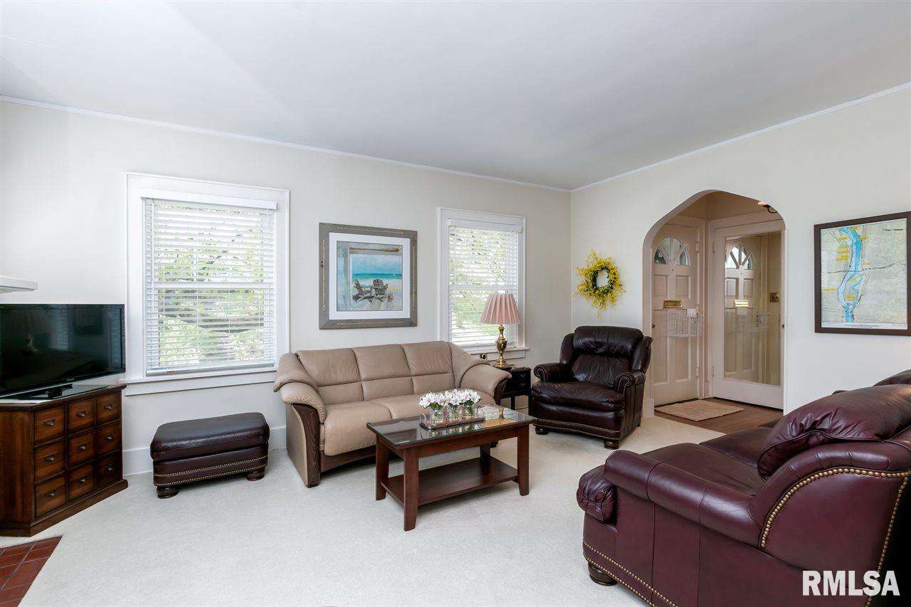 1715 Jersey Ridge Road Davenport, IA 52803 - Photo 3 of 24 Gallery Image 3