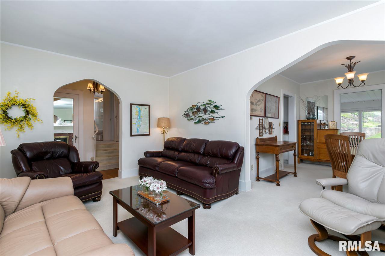 1715 Jersey Ridge Road Davenport, IA 52803 - Photo 4 of 24 Gallery Image 4