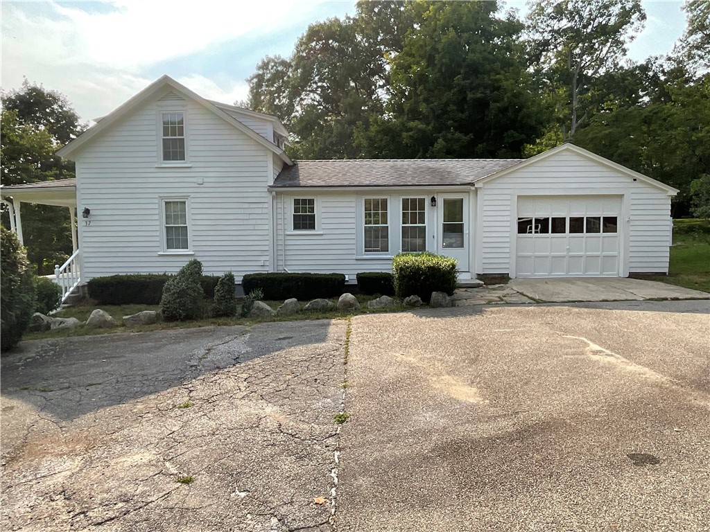 37 Ryefield Road Scituate, RI 02831 - Photo 2 of 19 Gallery Image 2