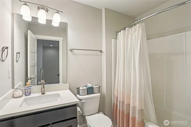 $699,900 | 18901 12th Place West, Unit H2, Lynnwood, WA 98036