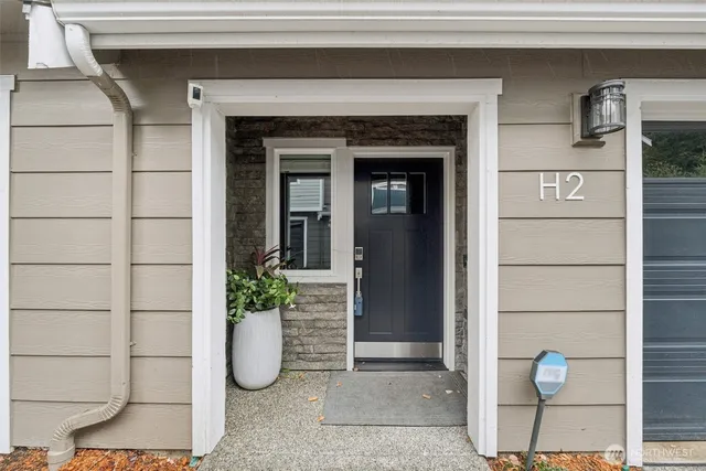 $699,900 | 18901 12th Place West, Unit H2, Lynnwood, WA 98036