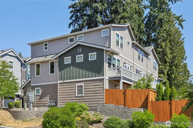 $699,900 | 18901 12th Place West, Unit H2, Lynnwood, WA 98036