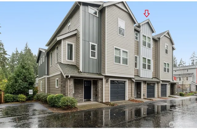 $699,900 | 18901 12th Place West, Unit H2, Lynnwood, WA 98036