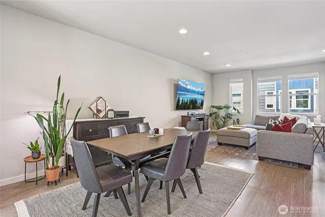 $699,900 | 18901 12th Place West, Unit H2, Lynnwood, WA 98036