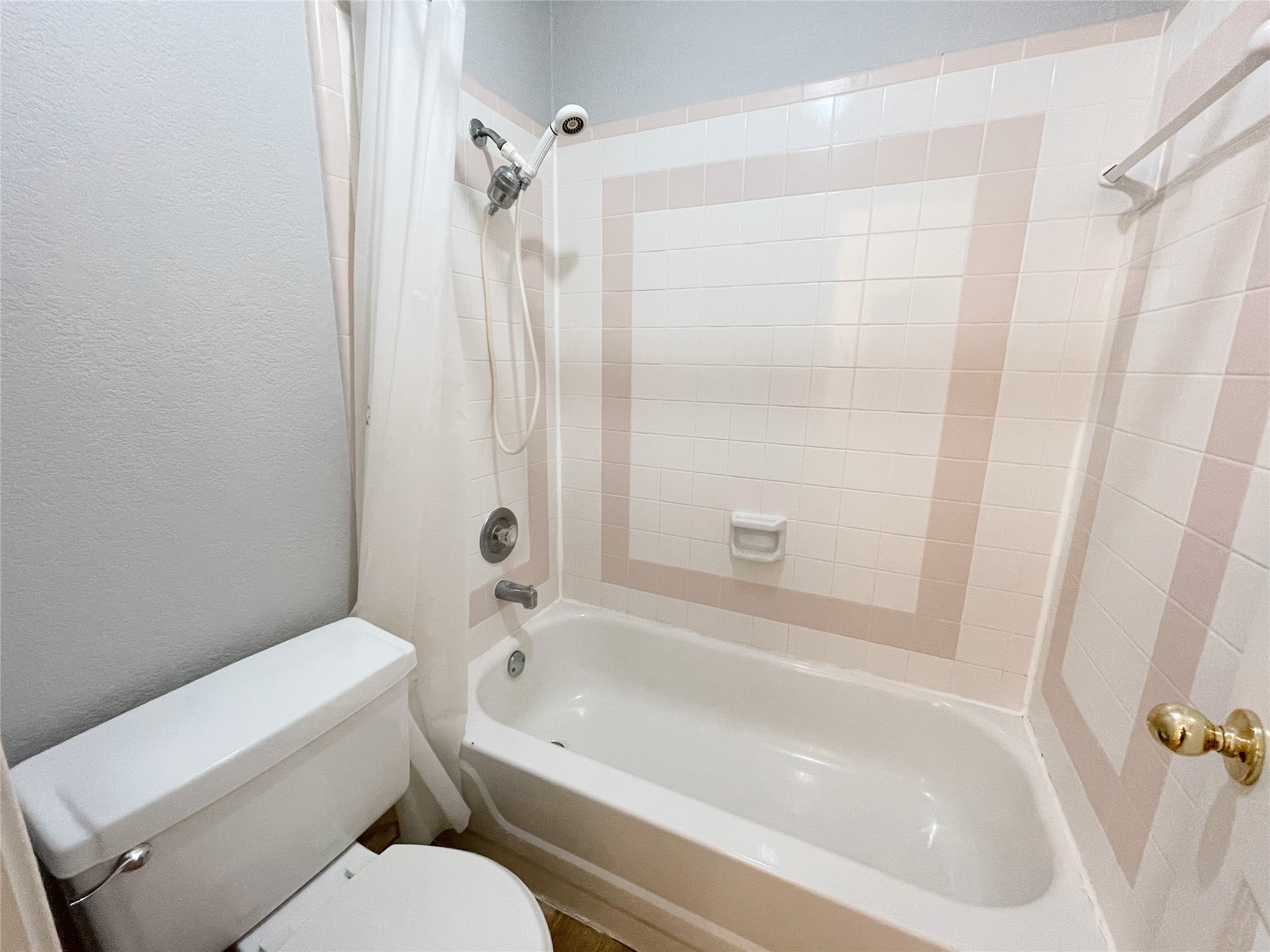 204 Cripple Creek Road Cedar Park, TX 78613 - Photo 27 of 36 Hall shower/tub separate from vanity.