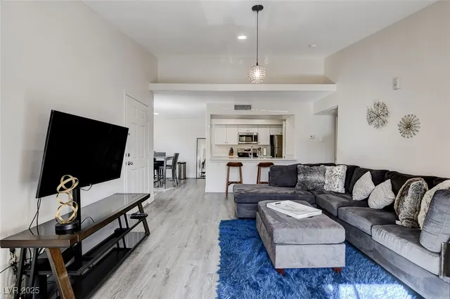 $1,795 | 2300 East Silverado Ranch Boulevard, Unit 2008, Las Vegas, NV 89123