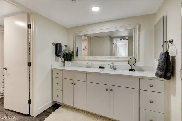 $1,795 | 2300 East Silverado Ranch Boulevard, Unit 2008, Las Vegas, NV 89123