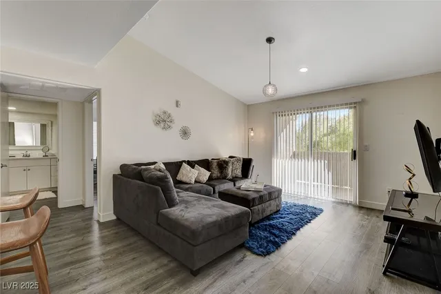 $1,795 | 2300 East Silverado Ranch Boulevard, Unit 2008, Las Vegas, NV 89123