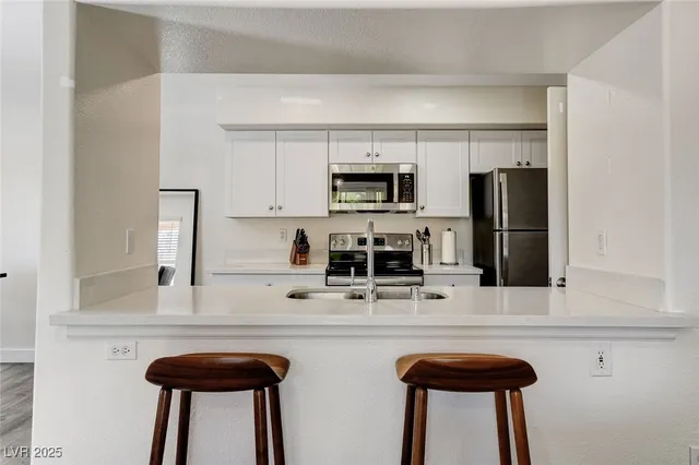 $1,795 | 2300 East Silverado Ranch Boulevard, Unit 2008, Las Vegas, NV 89123