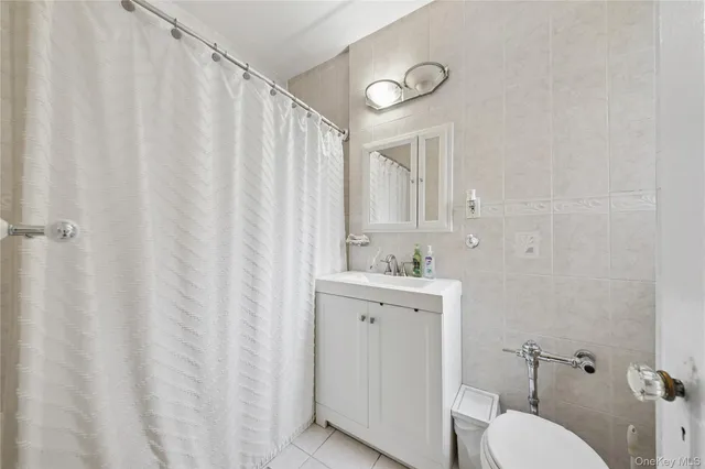 $379,000 | 35-05 72nd Street, Unit 3G | Jackson Heights