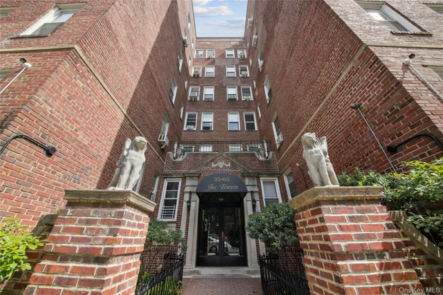 $379,000 | 35-05 72nd Street, Unit 3G | Jackson Heights
