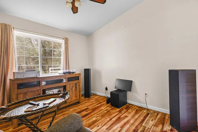 $417,000 | 17618 Flowers Lane, Anderson, CA 96007