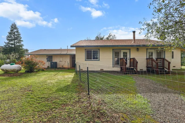 $417,000 | 17618 Flowers Lane, Anderson, CA 96007