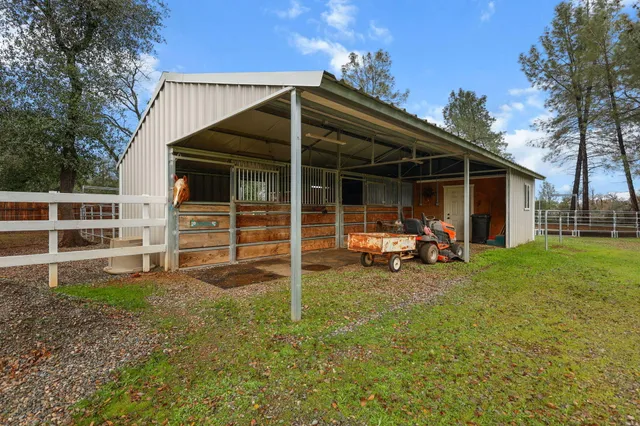 $417,000 | 17618 Flowers Lane, Anderson, CA 96007