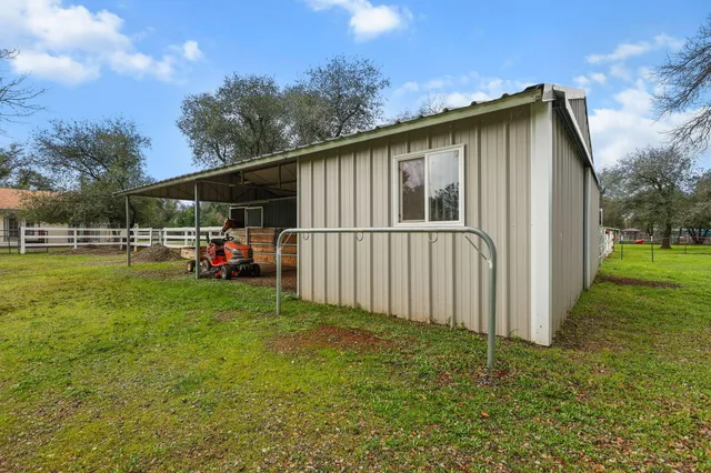 $417,000 | 17618 Flowers Lane, Anderson, CA 96007