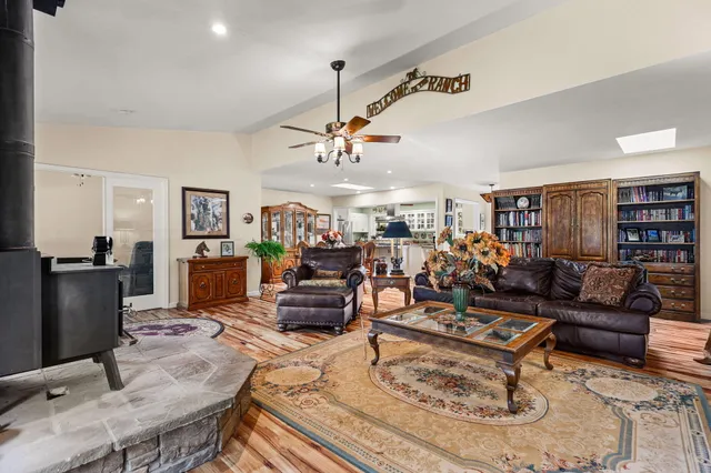 $417,000 | 17618 Flowers Lane, Anderson, CA 96007