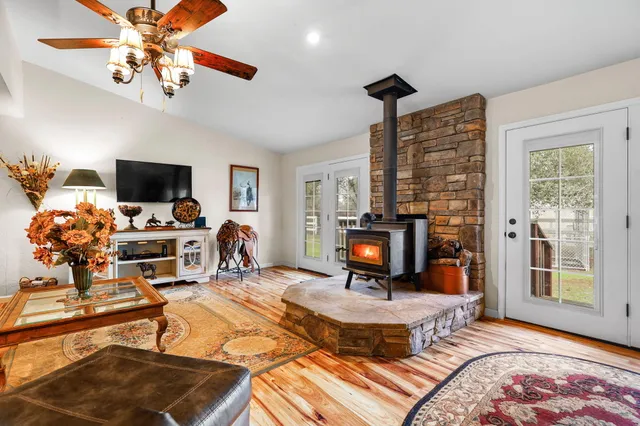 $417,000 | 17618 Flowers Lane, Anderson, CA 96007