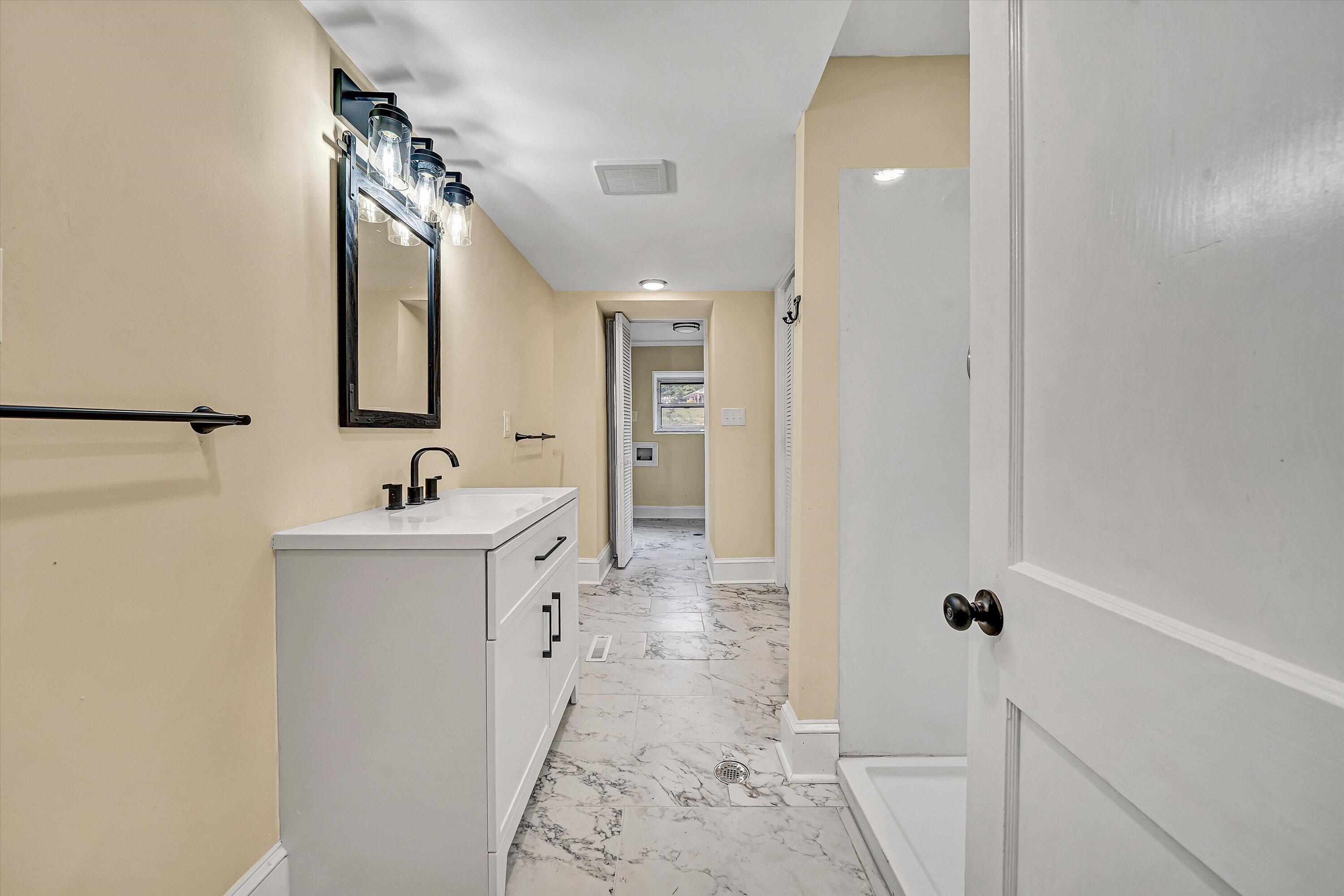 4714 Tobey Road Salem, VA 24153 - Photo 19 of 37 Bathroom