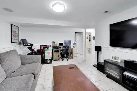 $499,000 | 2167 Midhurst Road, Downers Grove, IL 60516