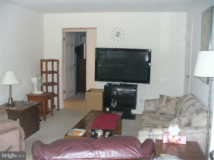 810 North Forklanding Road, Unit 305 Maple Shade, NJ 08052 - Photo 3 of 6
