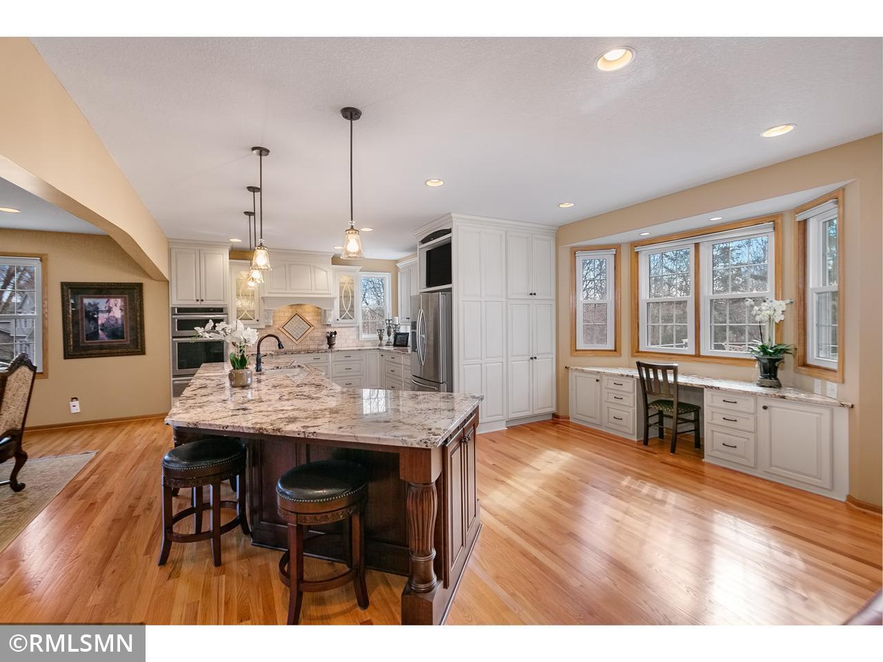 16813 Thatcher Road Eden Prairie, MN 55347 - Photo 8 of 34